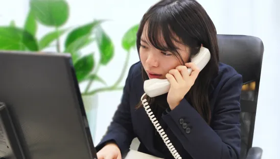 電話の9割をAIのみで解決